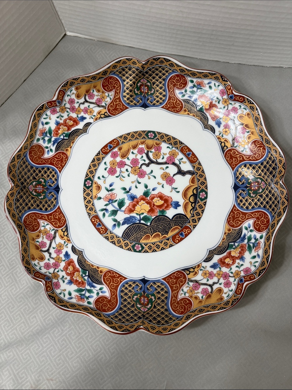 Vtg Japanese Imari Porcelain 12” Charger Plate Arita Ware Floral Scalloped Rim